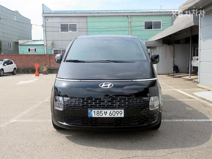 Hyundai Staria 2.2 투어러 9 AWD 모던 — foto 1