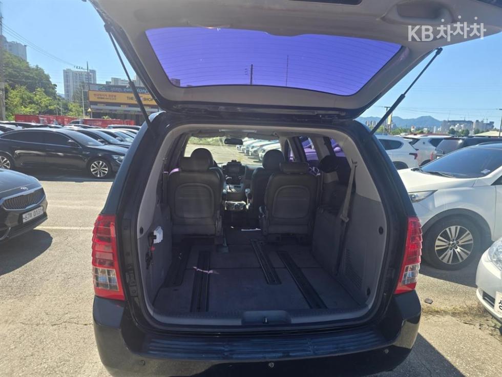 Kia Carnival — miniaturë 7