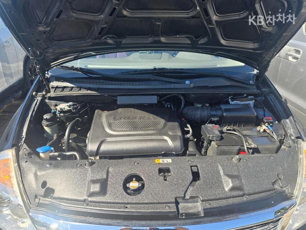 Kia Carnival — miniaturë 9