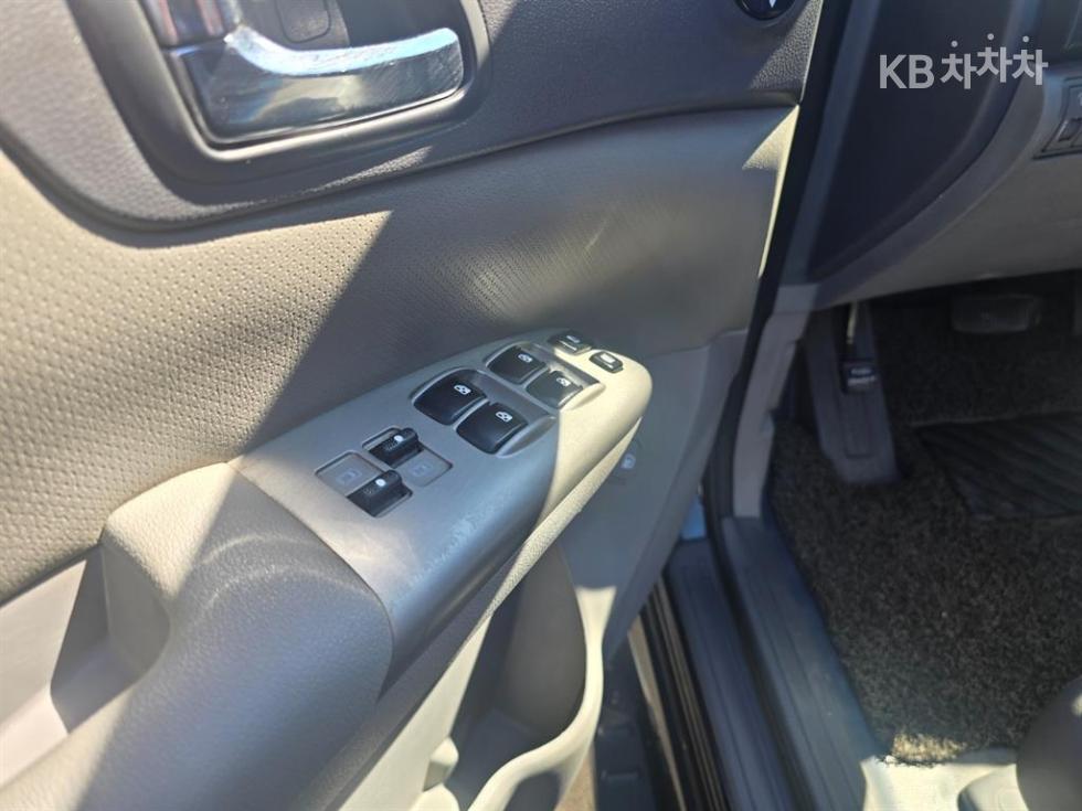 Kia Carnival — miniaturë 12