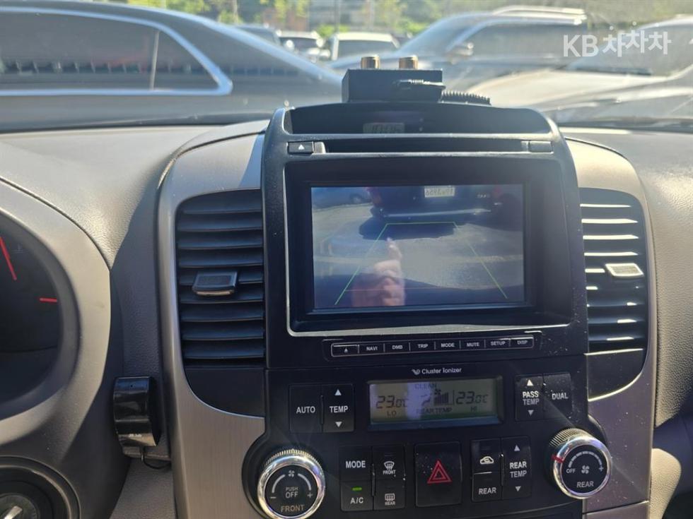 Kia Carnival — miniaturë 15