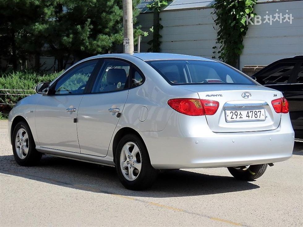 Hyundai Avante — miniaturë 3
