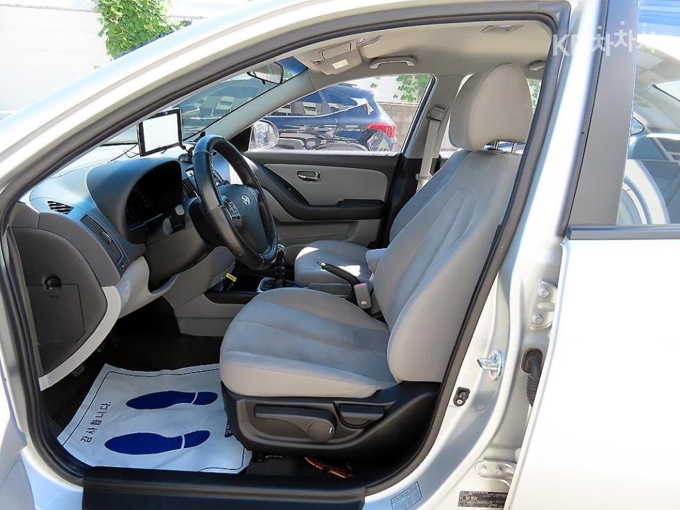 Hyundai Avante — miniaturë 5