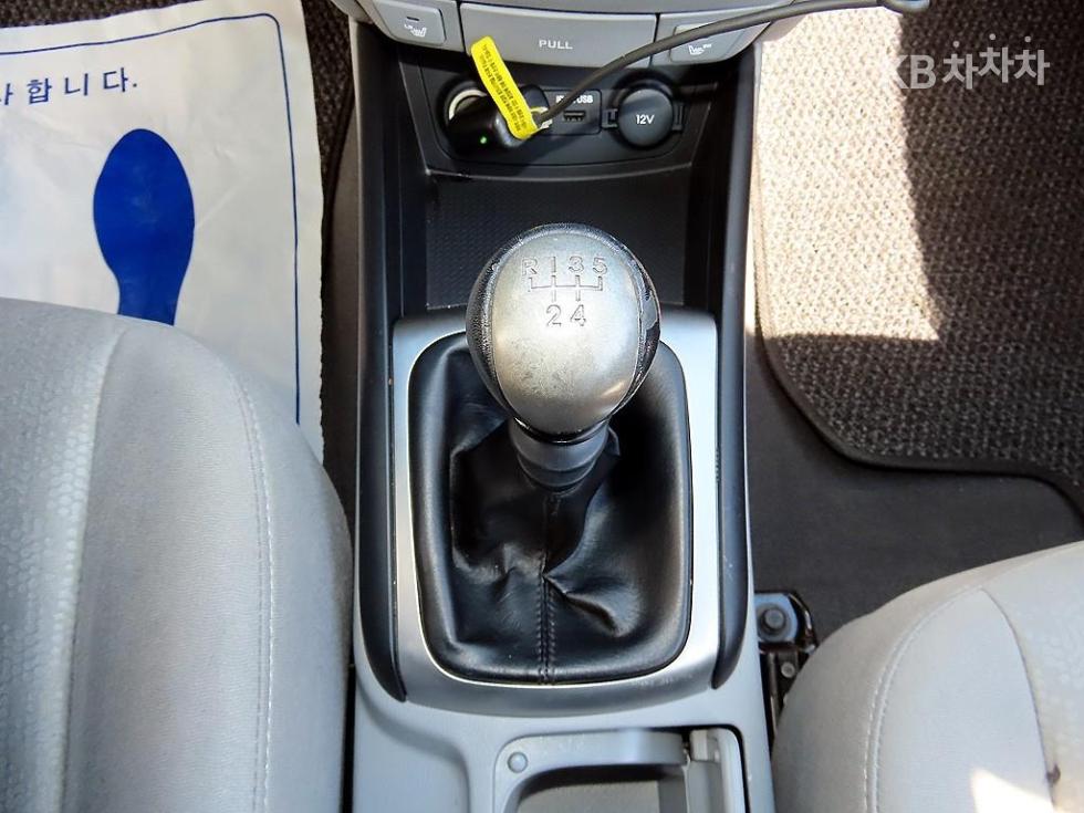 Hyundai Avante — miniaturë 10