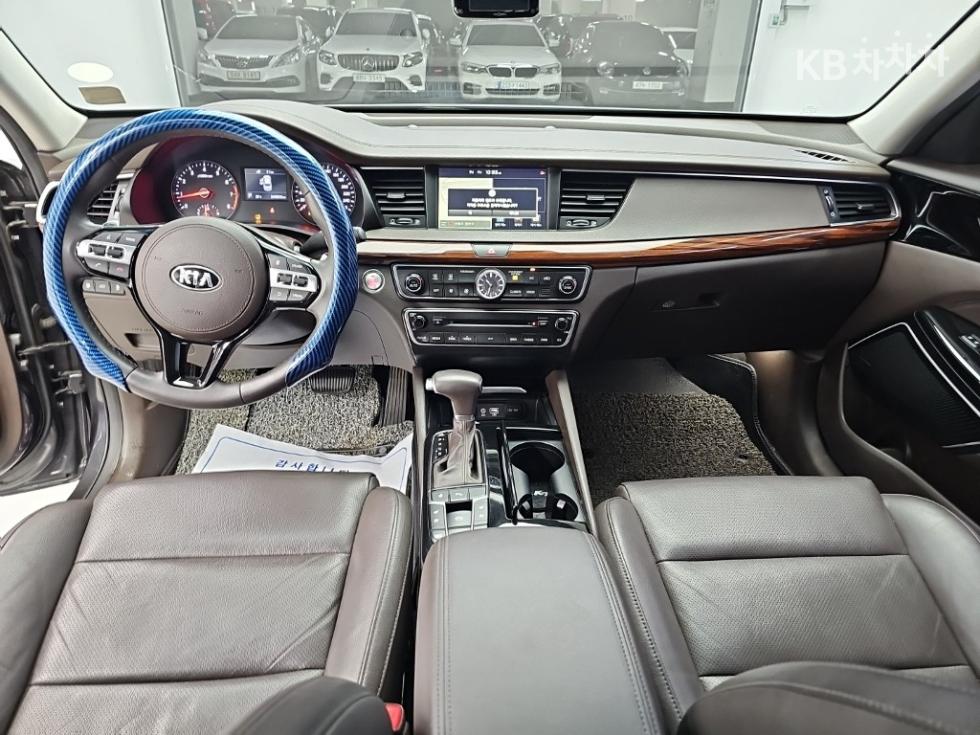 Kia K7 — miniaturë 7