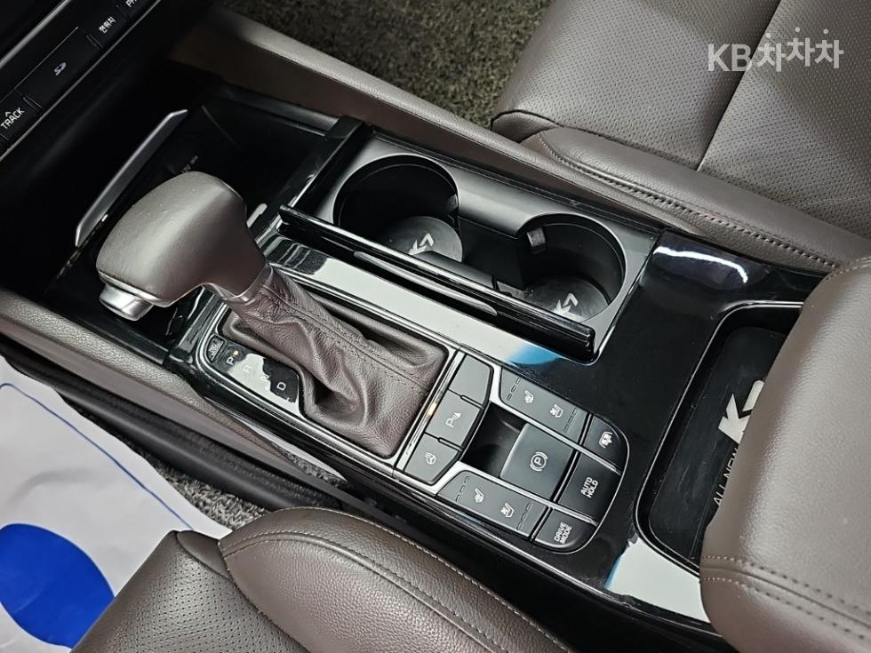 Kia K7 — miniaturë 8