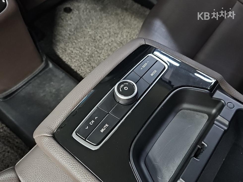 Kia K7 — miniaturë 14