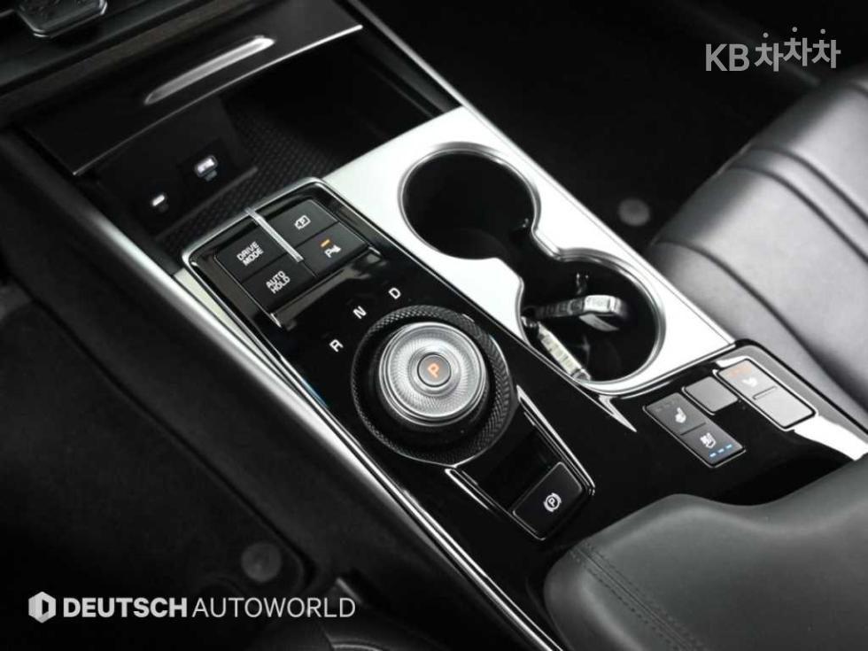 Kia K8 — miniaturë 9