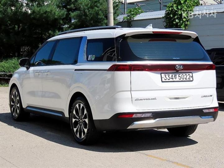 Kia Carnival — miniaturë 3