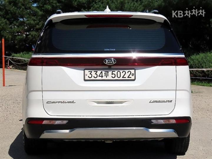 Kia Carnival — miniaturë 4