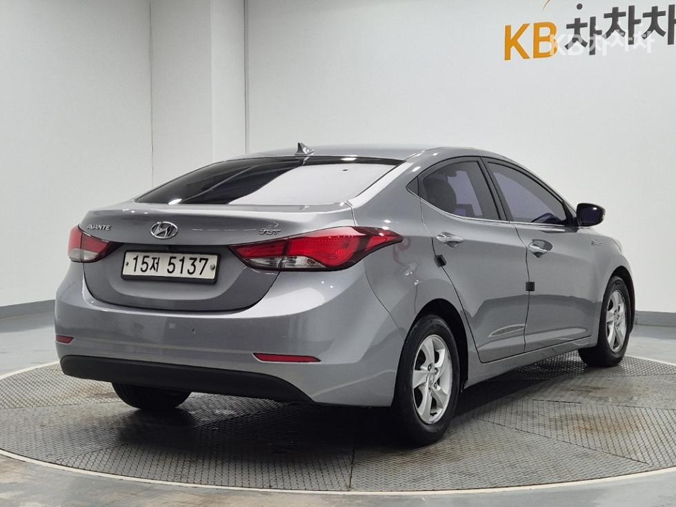 Hyundai Avante — miniaturë 3
