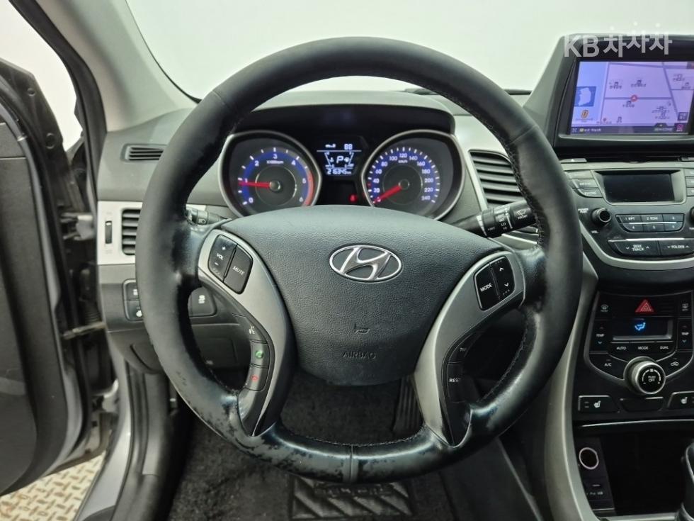 Hyundai Avante — miniaturë 9