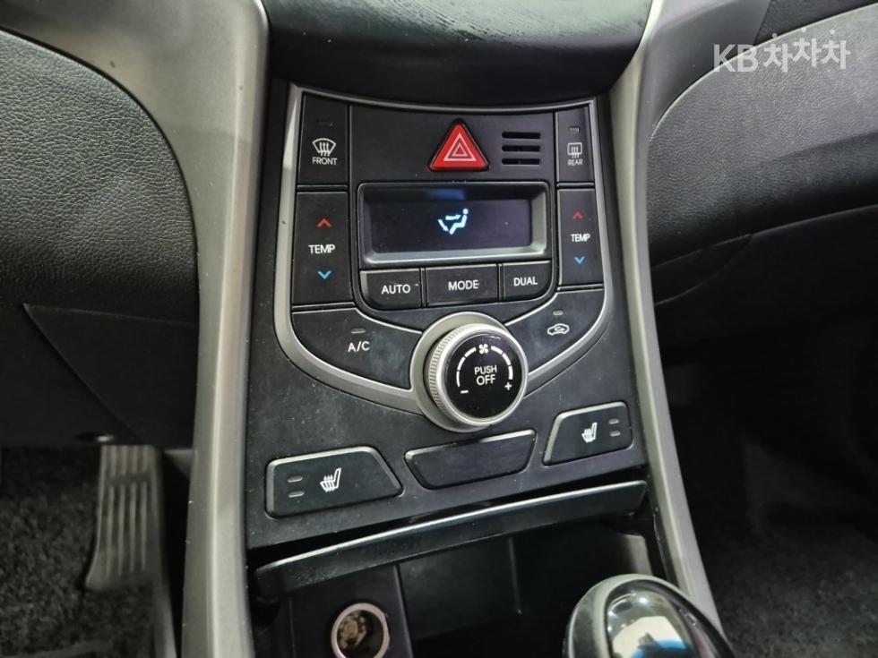 Hyundai Avante — miniaturë 15