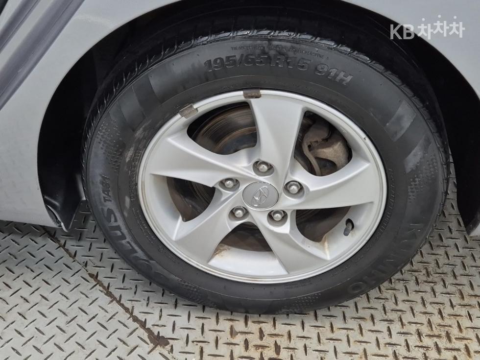 Hyundai Avante — miniaturë 20
