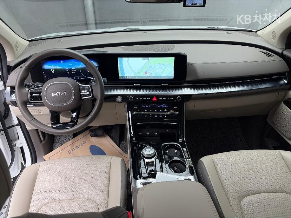 Kia Carnival — miniaturë 7