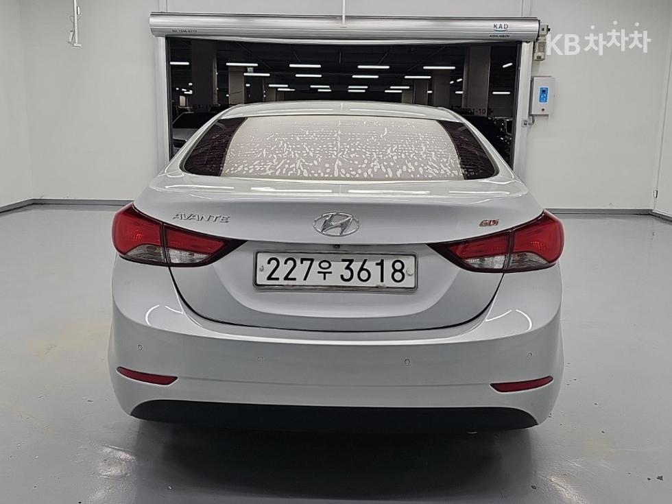 Hyundai Avante — miniaturë 3