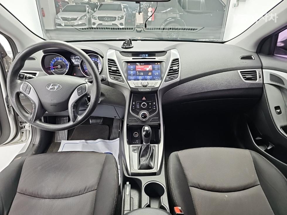 Hyundai Avante — miniaturë 7