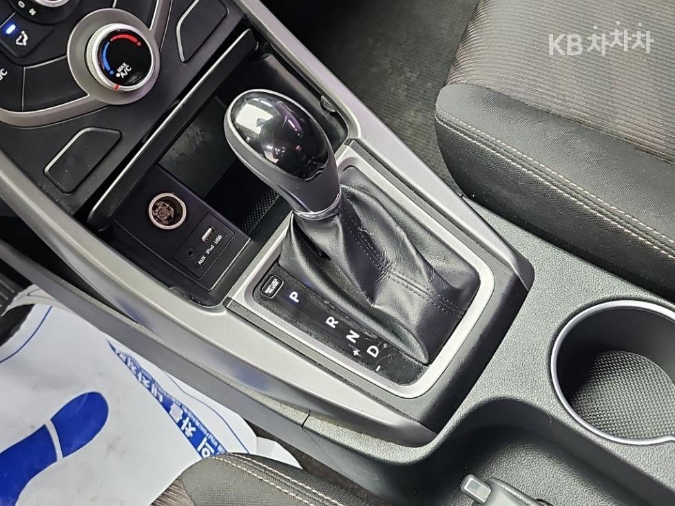 Hyundai Avante — miniaturë 8
