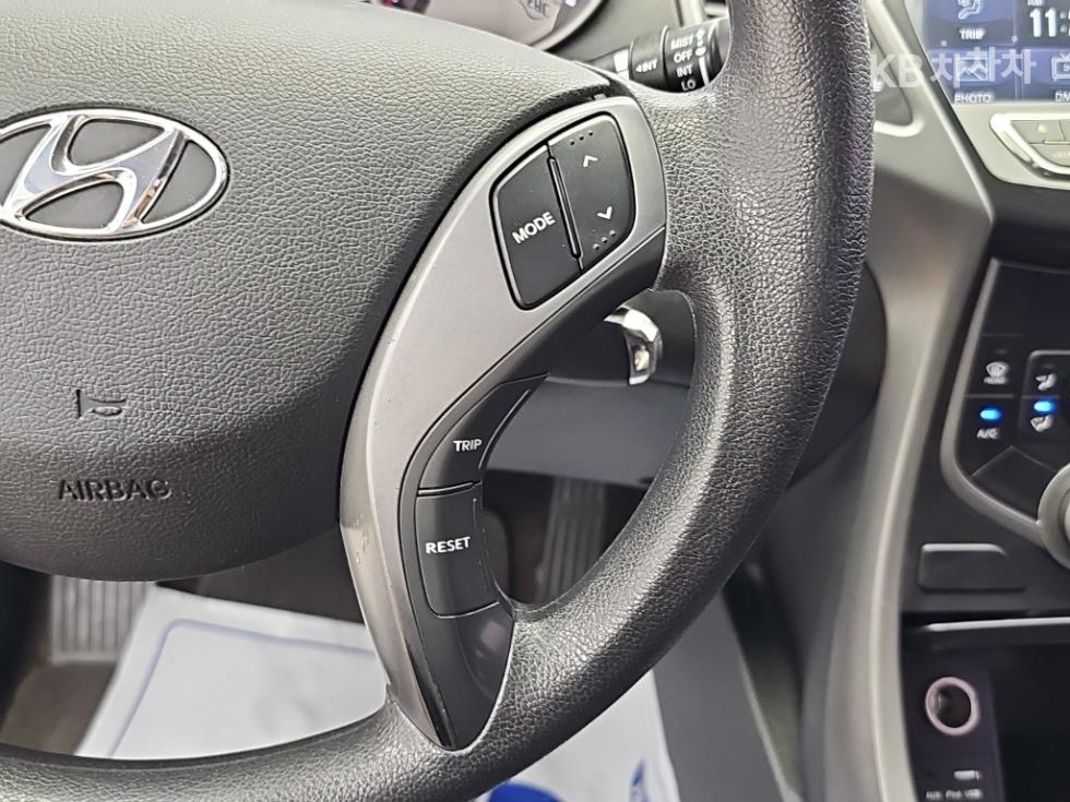 Hyundai Avante — miniaturë 15