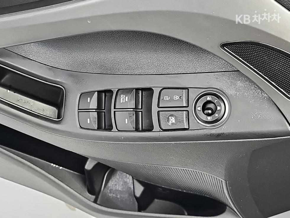 Hyundai Avante — miniaturë 17