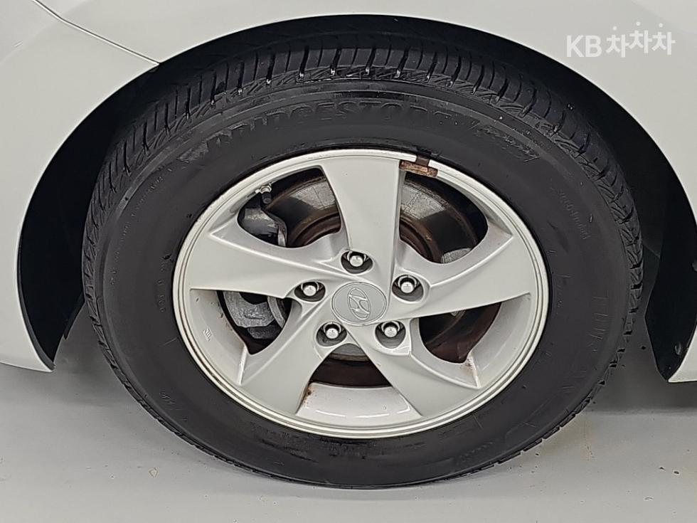Hyundai Avante — miniaturë 19