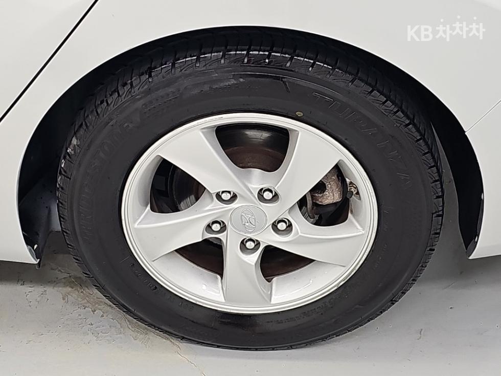 Hyundai Avante — miniaturë 20