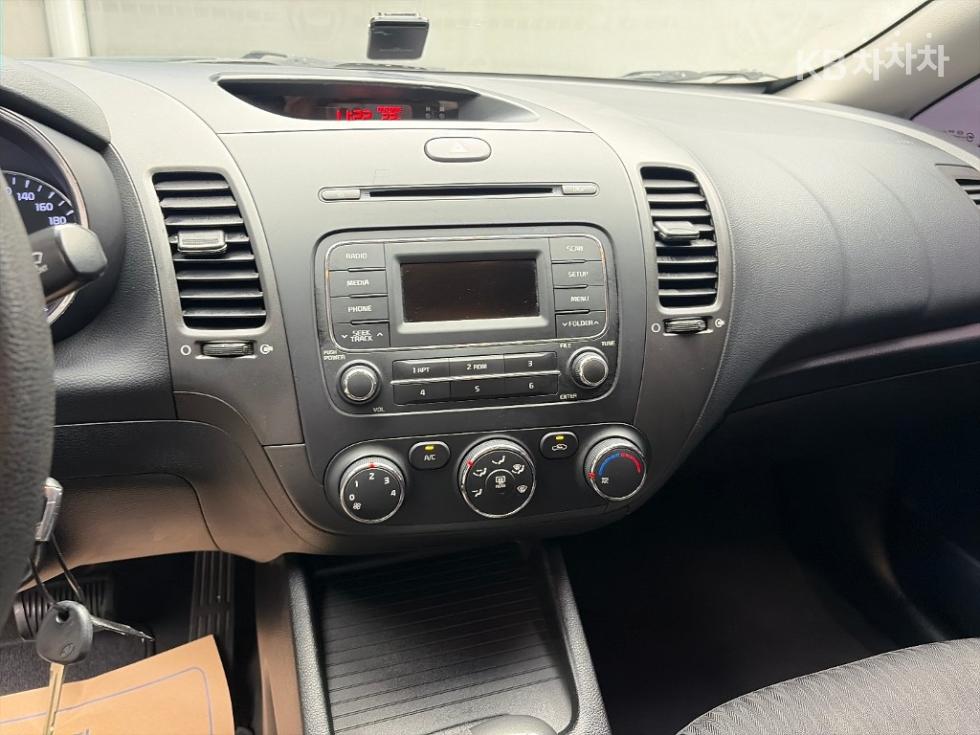Kia K3 — miniaturë 10