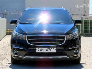 Kia Carnival 7-seater Limousine VIP — foto 1
