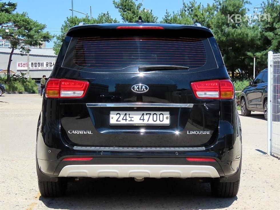Kia Carnival — miniaturë 4