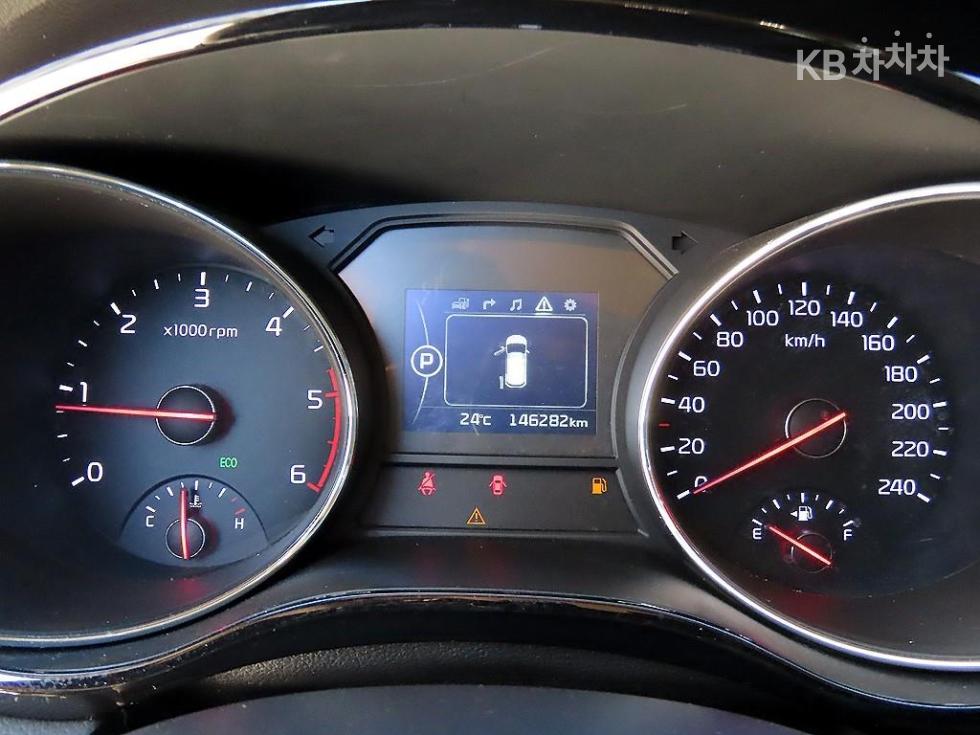 Kia Carnival — miniaturë 9