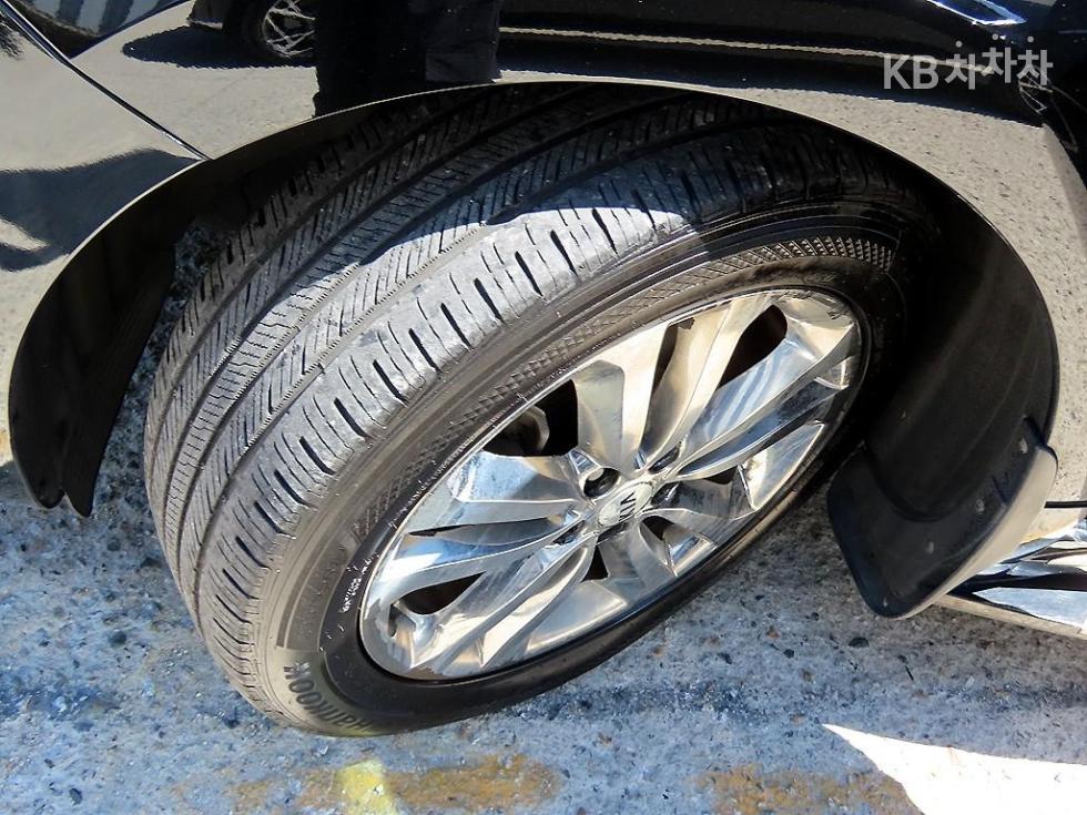 Kia Carnival — miniaturë 20