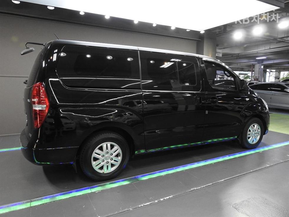 Hyundai Starex — miniaturë 3