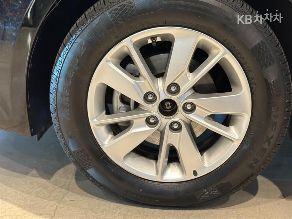 Kia K5 — miniaturë 6