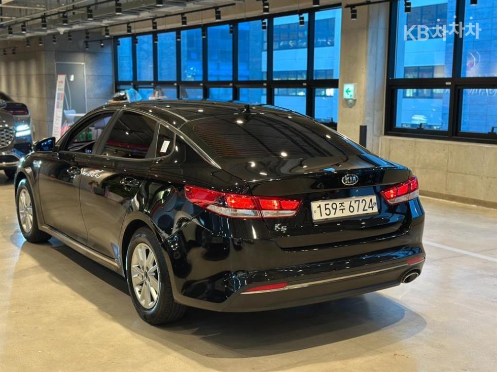 Kia K5 — miniaturë 8