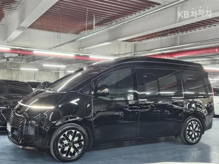 Hyundai Staria 4WD Lounge 9-Seater Inspiration — foto 1
