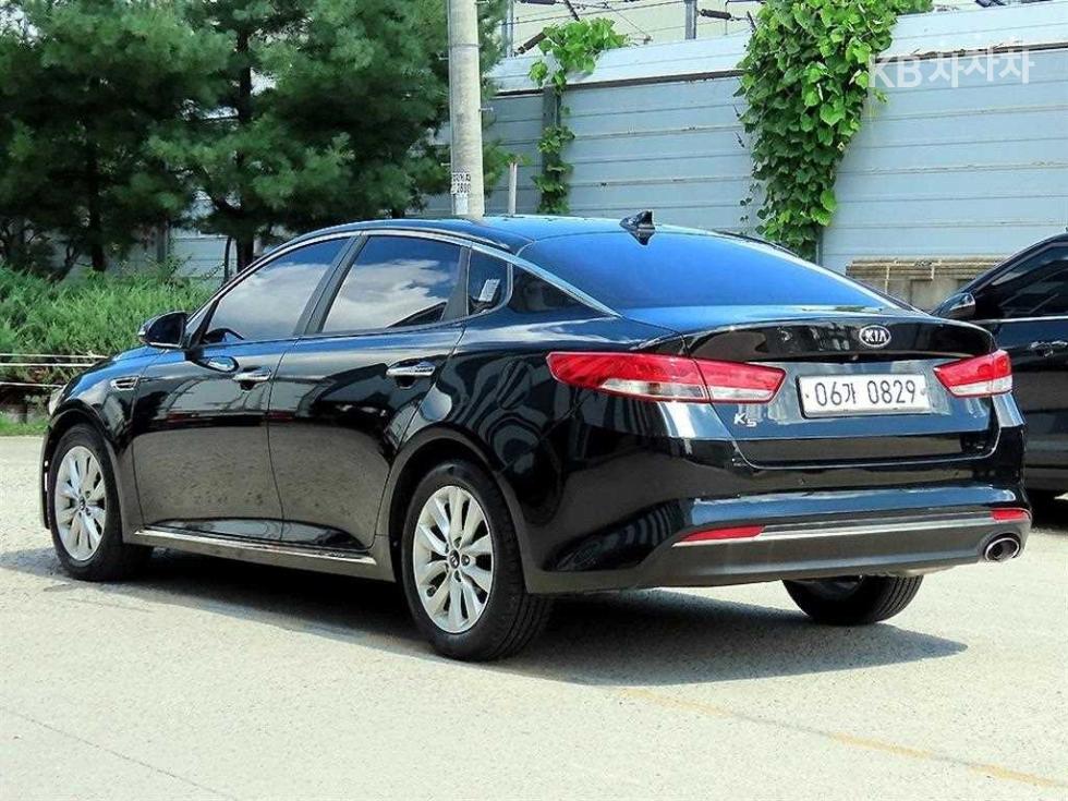 Kia K5 — miniaturë 3