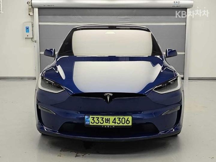 Tesla Model X — miniaturë 2