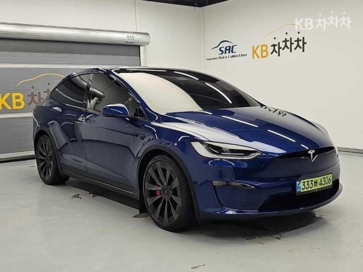 Tesla Model X — miniaturë 4