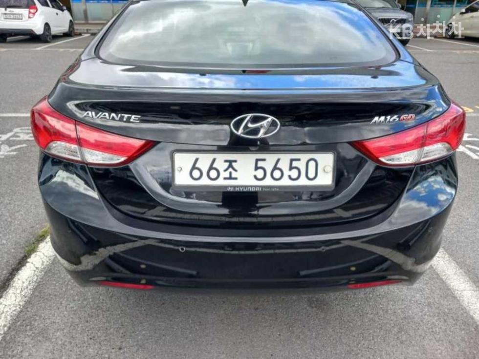 Hyundai Avante — miniaturë 5