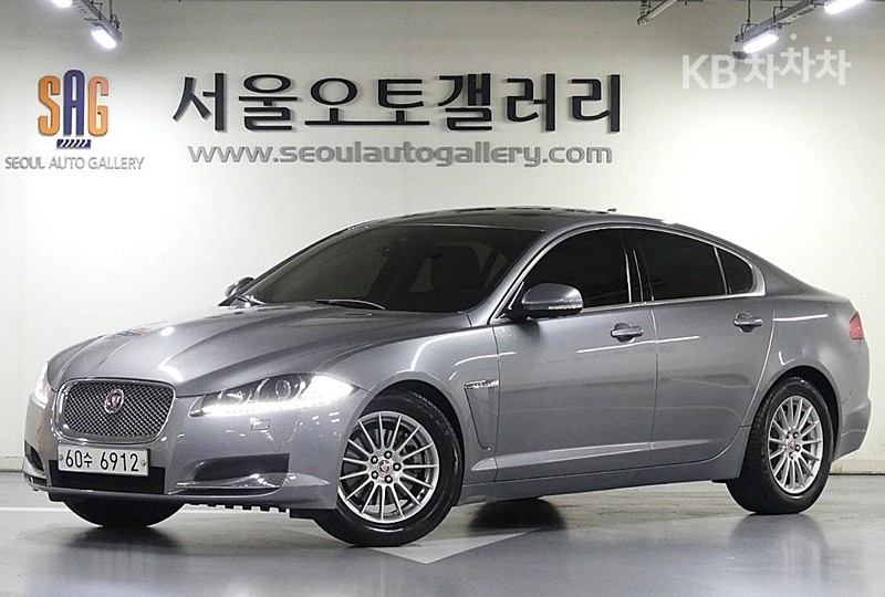 Jaguar XF — miniaturë 2