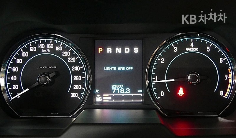 Jaguar XF — miniaturë 6