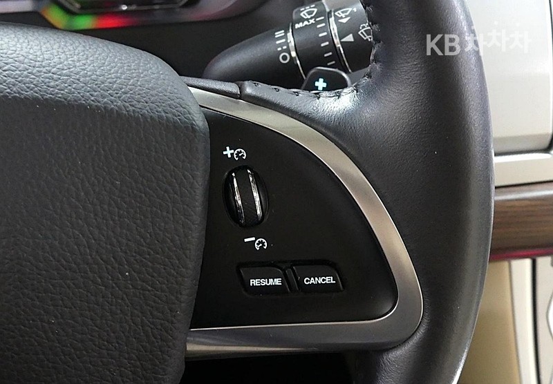 Jaguar XF — miniaturë 10