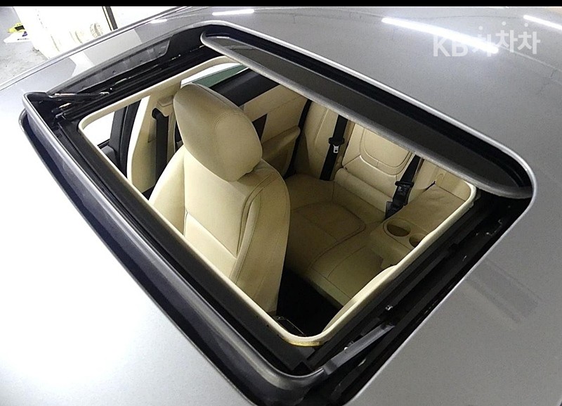 Jaguar XF — miniaturë 18