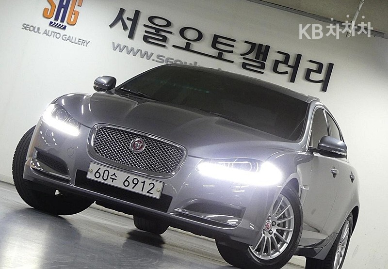 Jaguar XF — miniaturë 26
