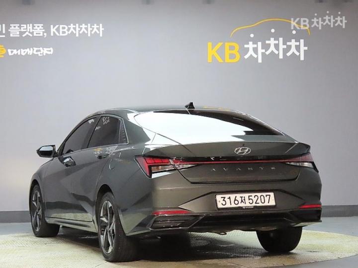 Hyundai Avante — miniaturë 4