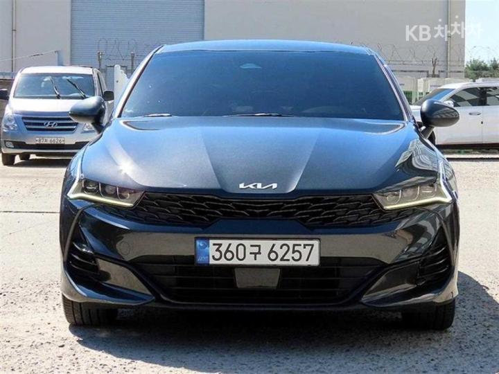 Kia K5 2.0 Trendy — foto 1