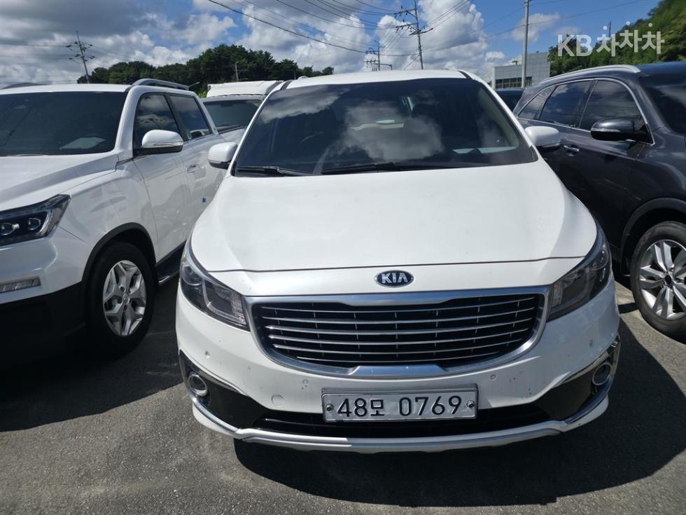 Kia Carnival 9인승 2.2 디젤 노블레스 — foto 1