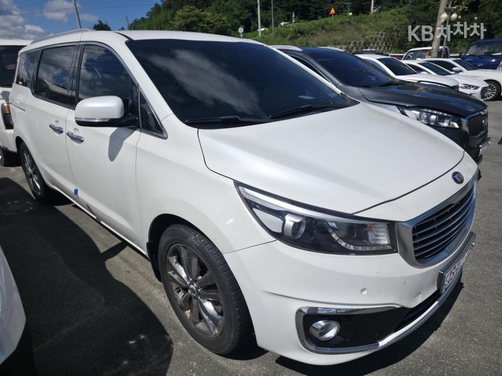 Kia Carnival — miniaturë 3