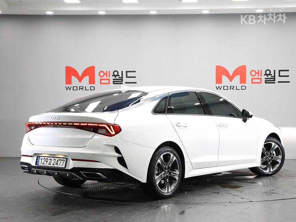 Kia K5 — miniaturë 3