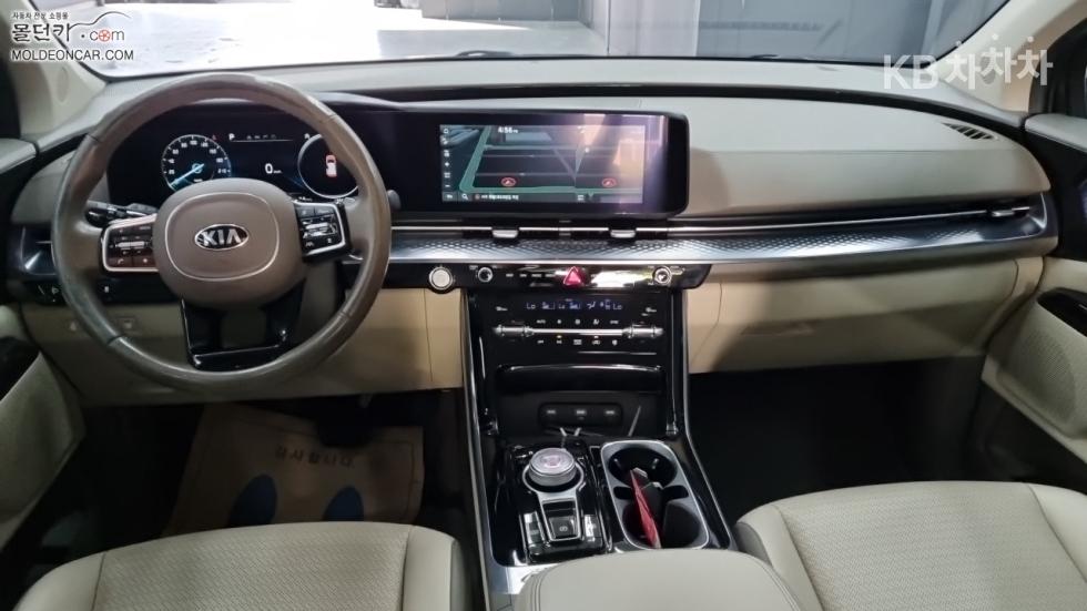 Kia Carnival — miniaturë 7